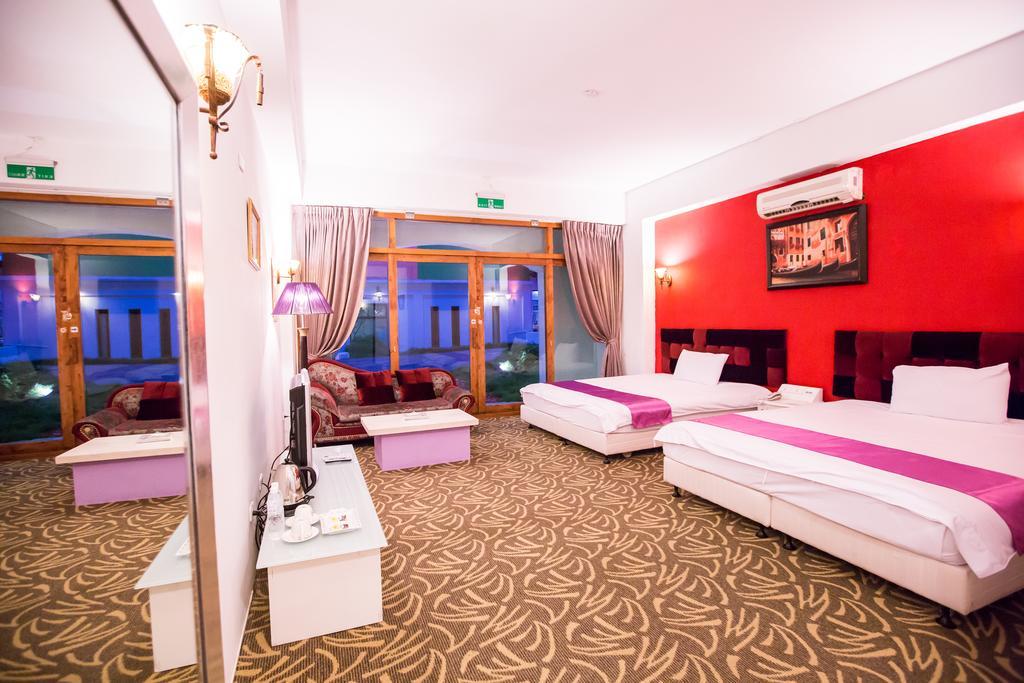 Rainbowtown Hotel Hualien City Room photo